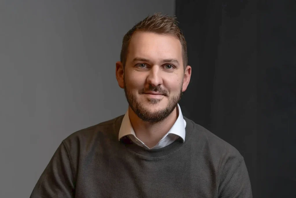 Leading Through Growth and Setbacks: Lessons from Tom Dunlop, CEO of Summize